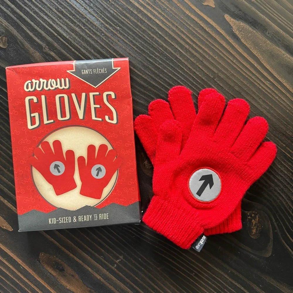 NWT Restoration Hardware Red Arrow Relective Gloves for Kids
